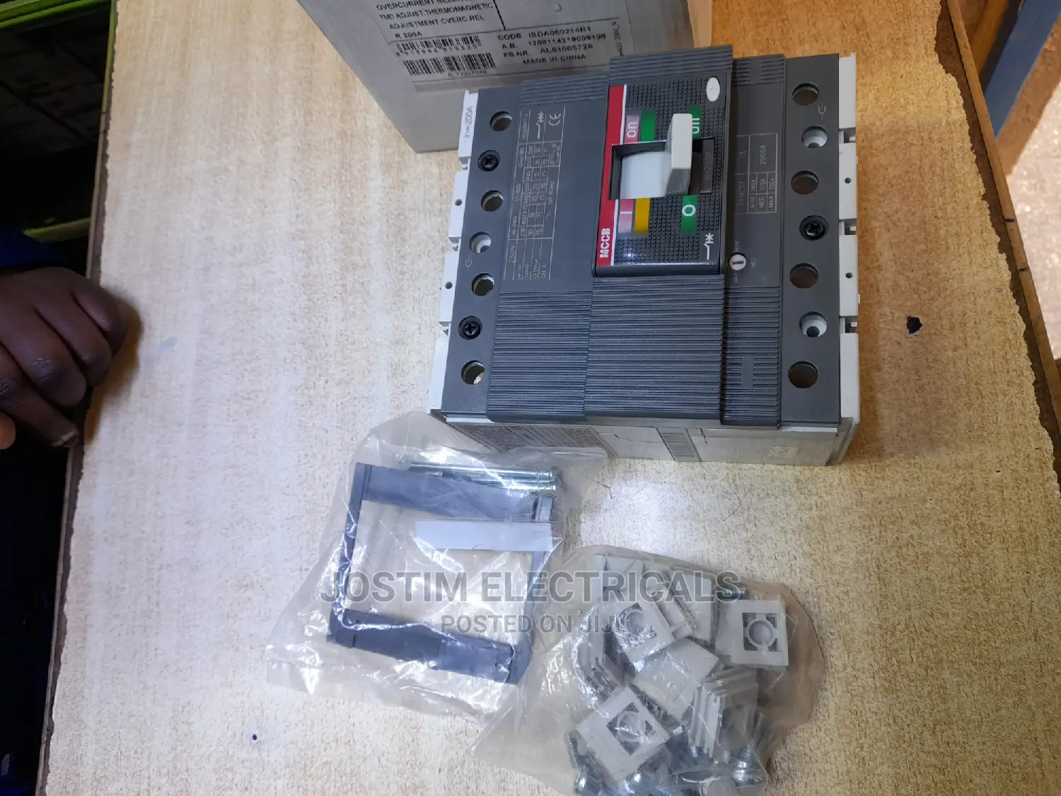 200A McCb 4pole