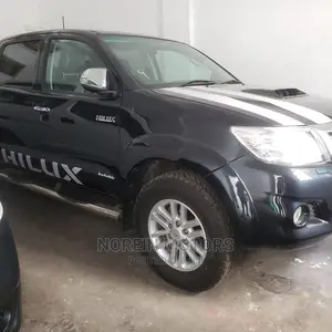 Toyota Hilux 2015 Gray