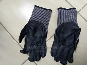 Cut Resistant Micro-Foam Nitrile Gloves