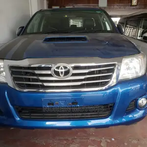 Toyota Hilux 2015 Blue