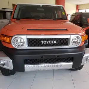 Toyota FJ Cruiser 2015 Orange