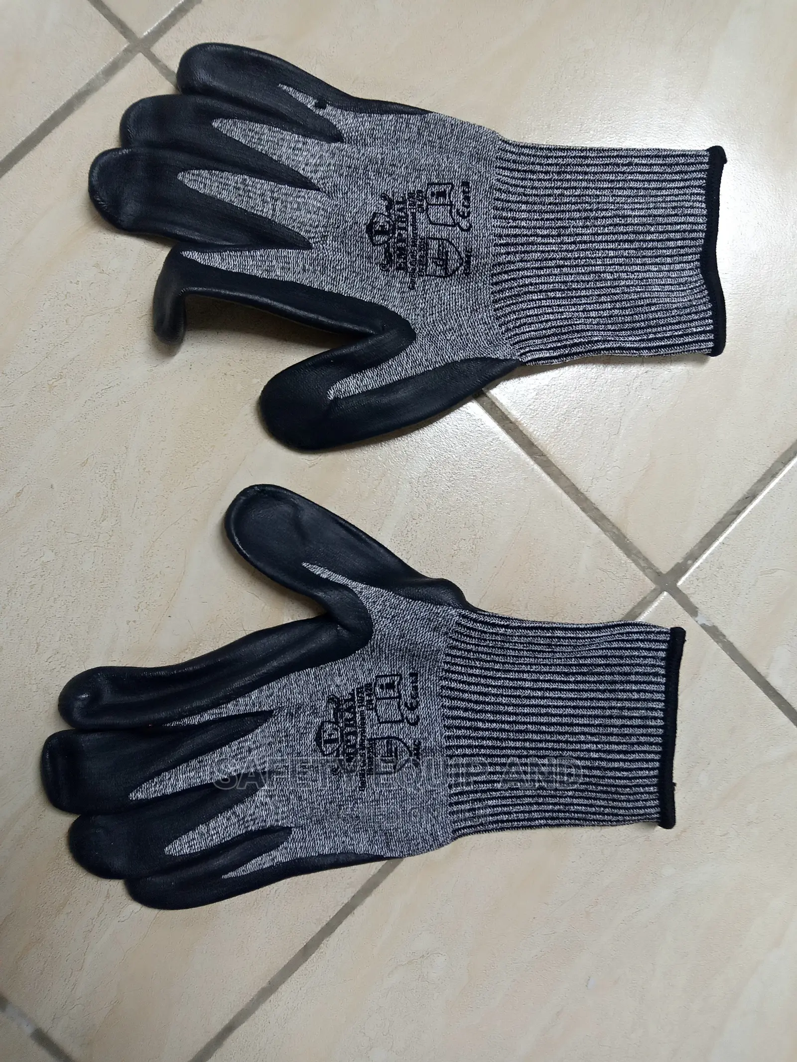 Super Grip Black and Grey Gloves
