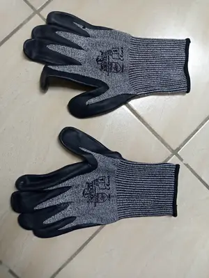 Super Grip Black and Grey Gloves