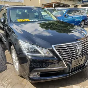 Toyota Crown 2015 Matt Black