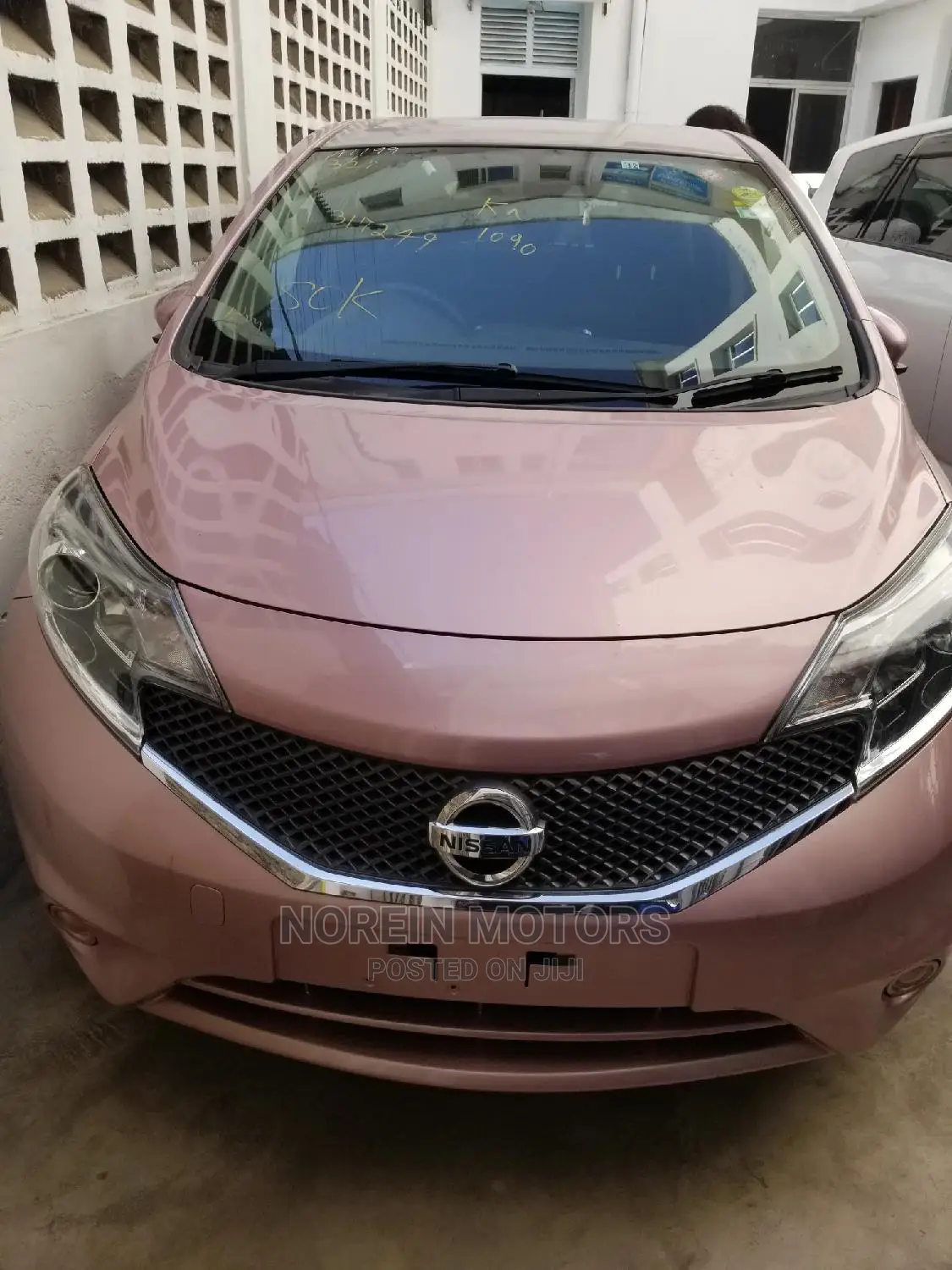 Nissan Note 2015 Pink