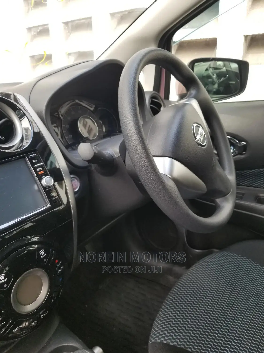 Nissan Note 2015 Pink