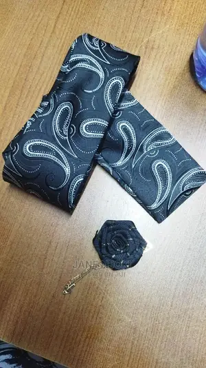 Black Tie Florer