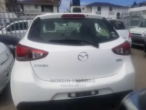Mazda Demio 2015 Off white