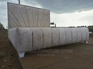 Tufted Bed 6* 6