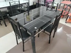 4 Seaters Dining Table Set.