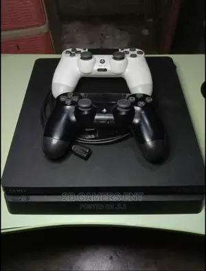 Ps4 Slim, 2 Pads, Like New
