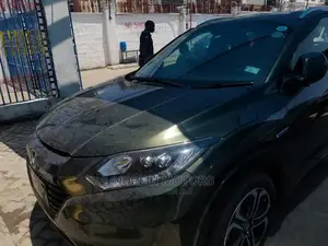 Honda Vezel 2015 Green
