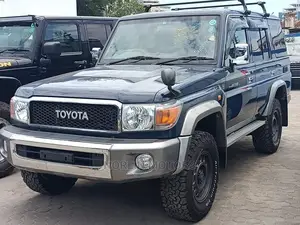 Toyota Land Cruiser 2018 Blue