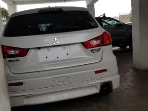 Mitsubishi RVR 2015 Off White