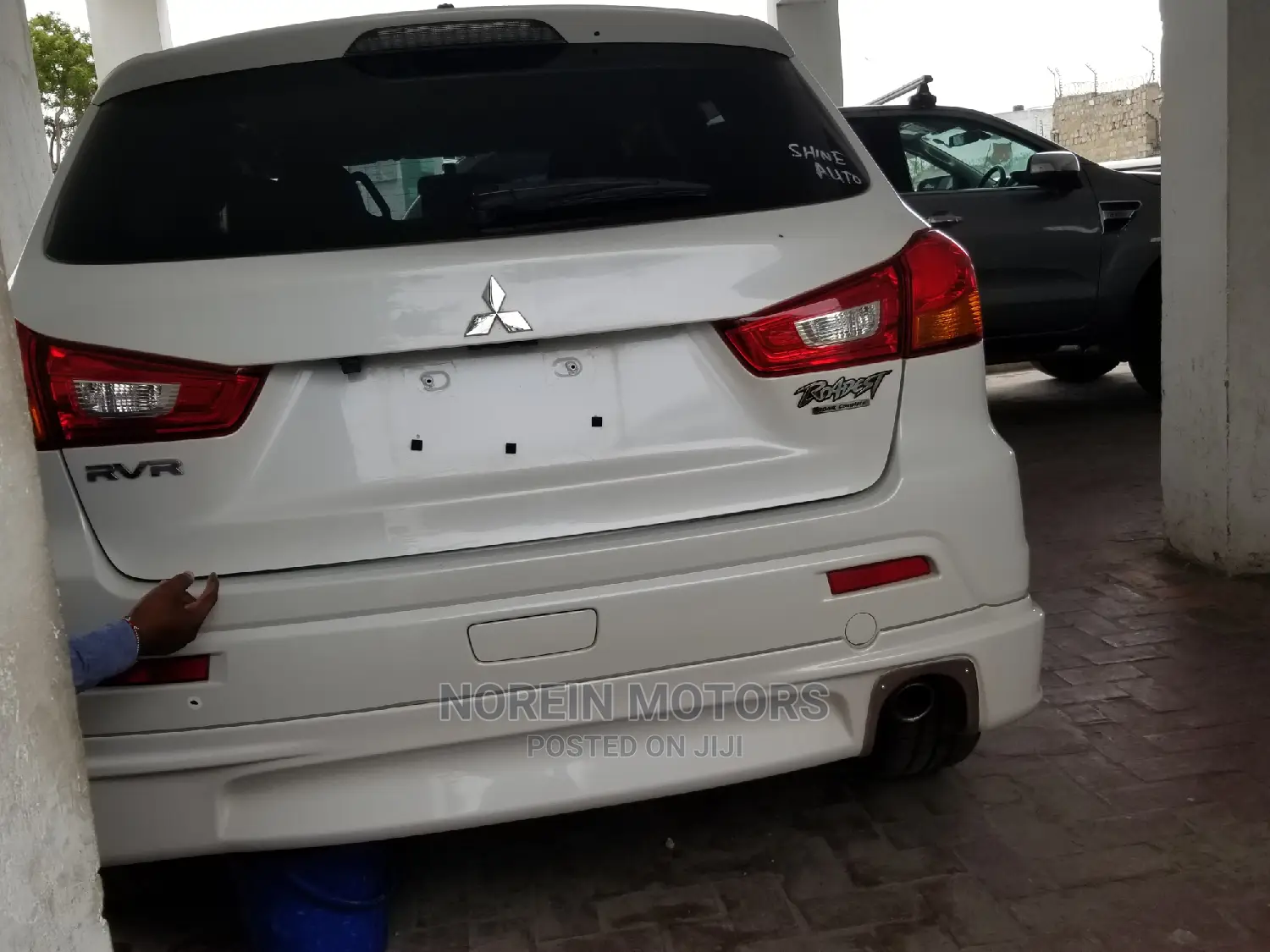 Mitsubishi RVR 2015 Off White