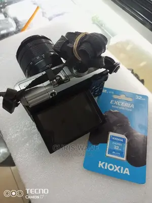 Fujifilm X M1 Mirrorless Camera