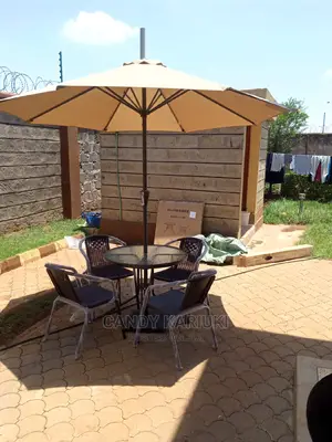 Spacious 4 Seater Outdoor Set Plus an Umbrella