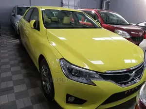 Toyota Mark X 2004 Yellow