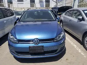 Volkswagen Golf 2014 Blue