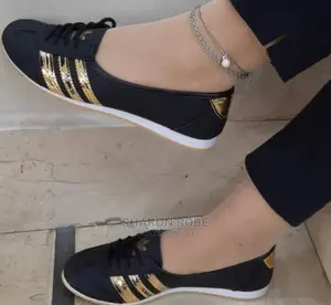 Adidas Sneakers