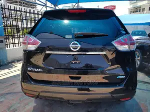 Nissan X-Trail 2014 SV Premium Black