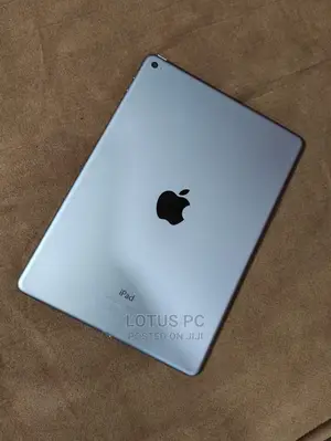 Apple iPad Wi-Fi 64 GB Silver