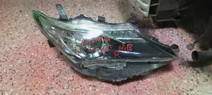 Toyota Auris 2011-14 Nonxenon Headlight Assembly
