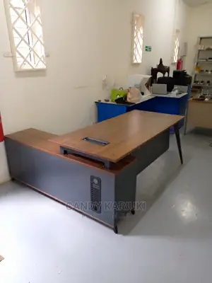 1.8m Spacious and Executive Office Desk