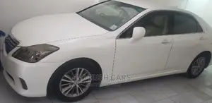 Toyota Crown 2014 White
