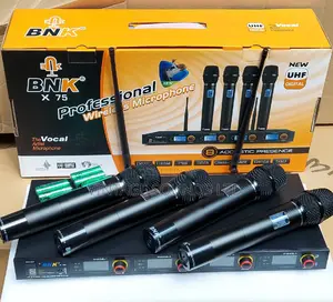 BNK X75 Uhf Wireless Microphone System With 4 Microphones