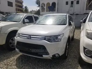 Mitsubishi Outlander 2014 Pearl