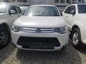 Mitsubishi Outlander 2014 Pearl
