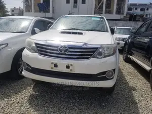 Toyota Fortuner 2014 Off White