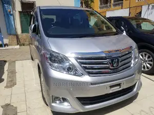 Toyota Alphard 2014 Silver
