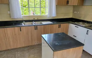 Black--Granite(8x2ft).
