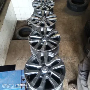 Toyota V8 Sport Rims Size 20 With Cups Set of Four