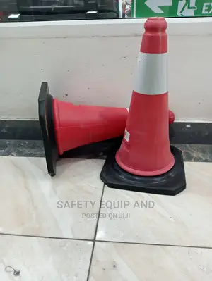 Safety Cones With Black Base-Best Reflective Cones