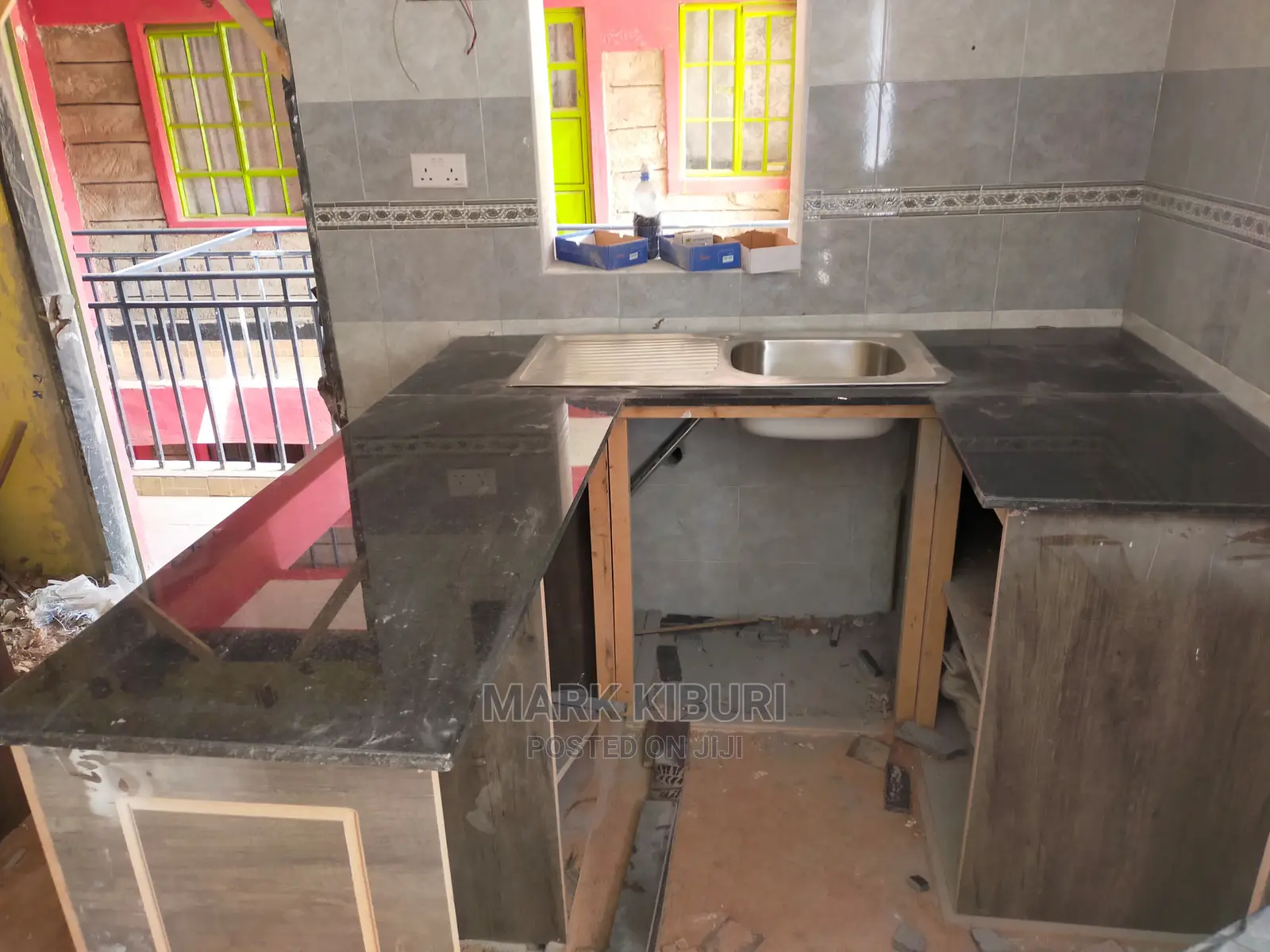 Fine. Black-Granite