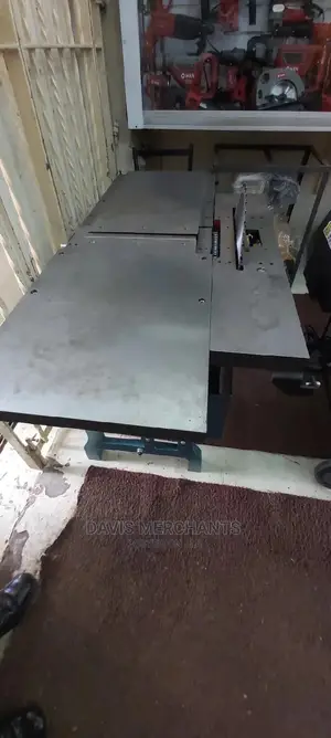 Wood Works Table With Motor