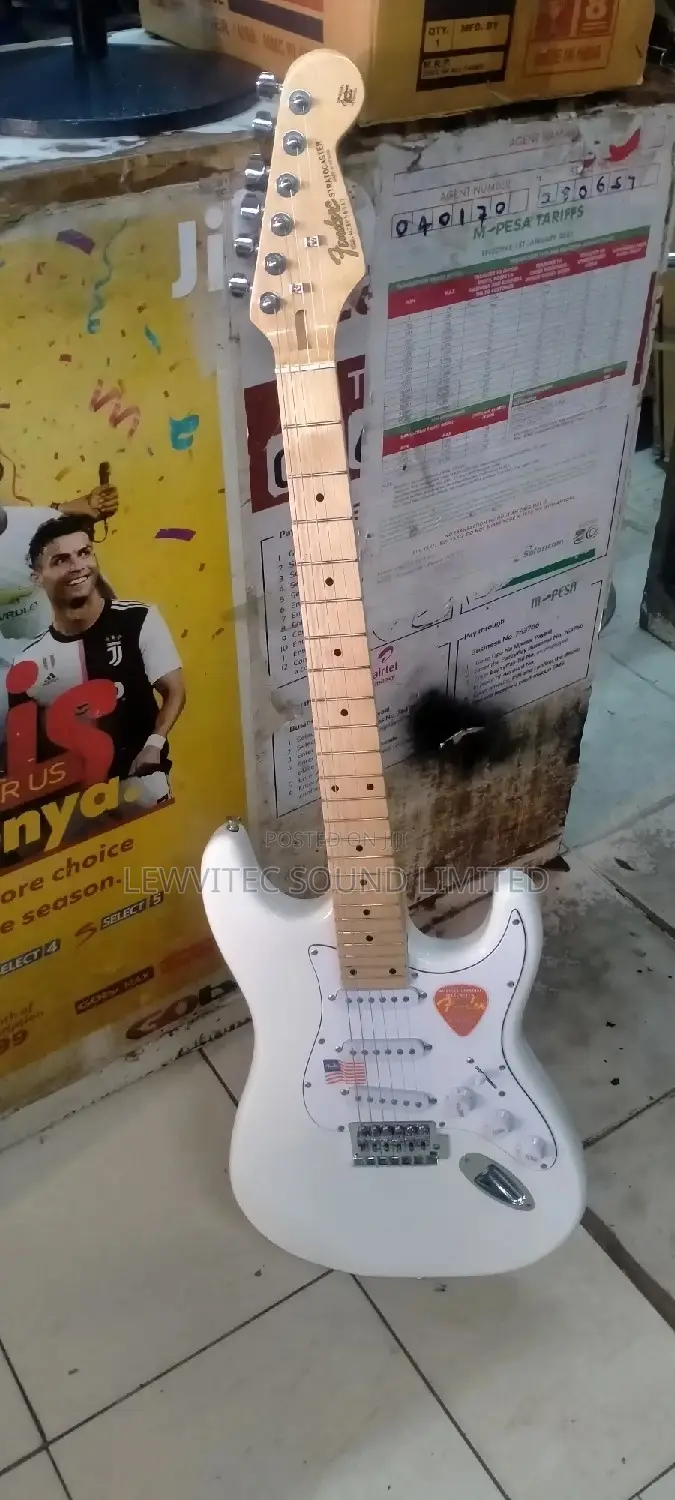 Fender Pure White Solo Guitar
