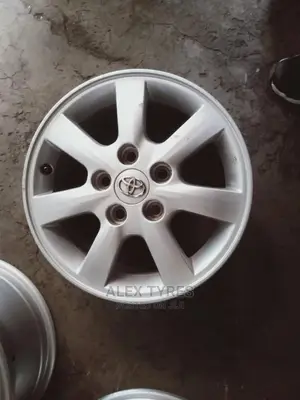 Size 15 Inch Toyota Isis Original Sports Rims Set