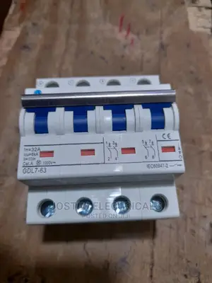 32a 4pole Dc Breaker