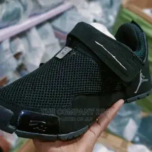 Jordan Lx2 Sneakers