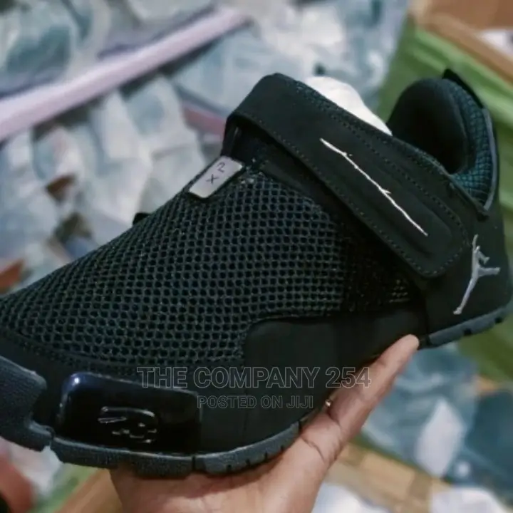 Jordan Lx2 Sneakers