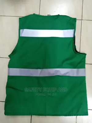 Reflective Vest With a Zip-Executive