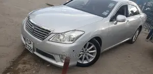 Toyota Crown 2011 Silver