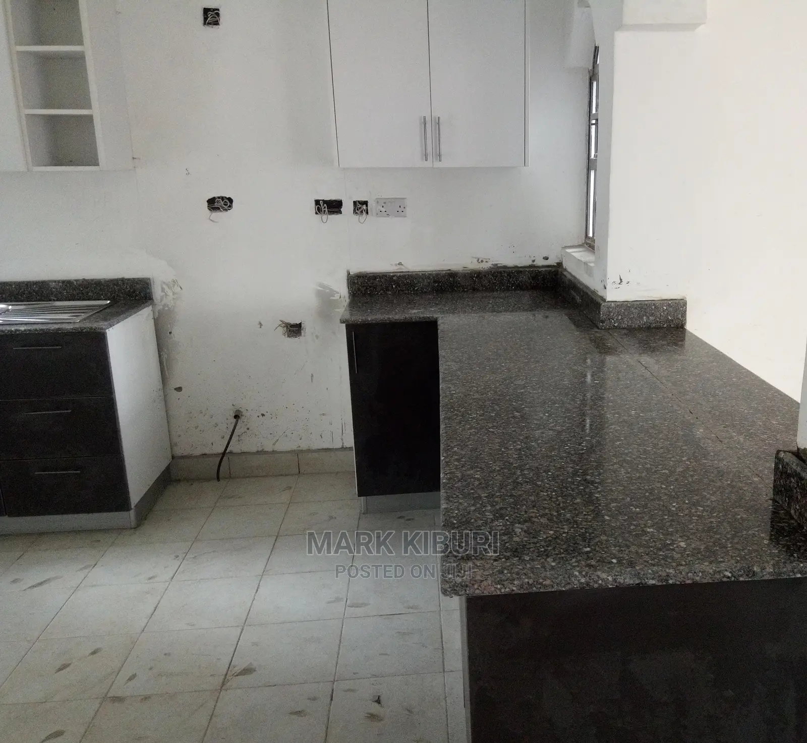 Granite- Gandoulla (8x2ft)