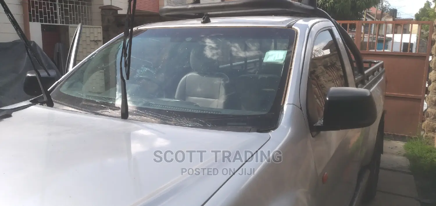 Dmax New Model 6500 Fitted
