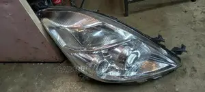 Toyota Isis Headlight