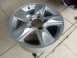 18 Inch V8 Original Rim